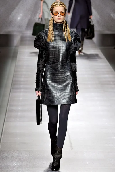 Look 14